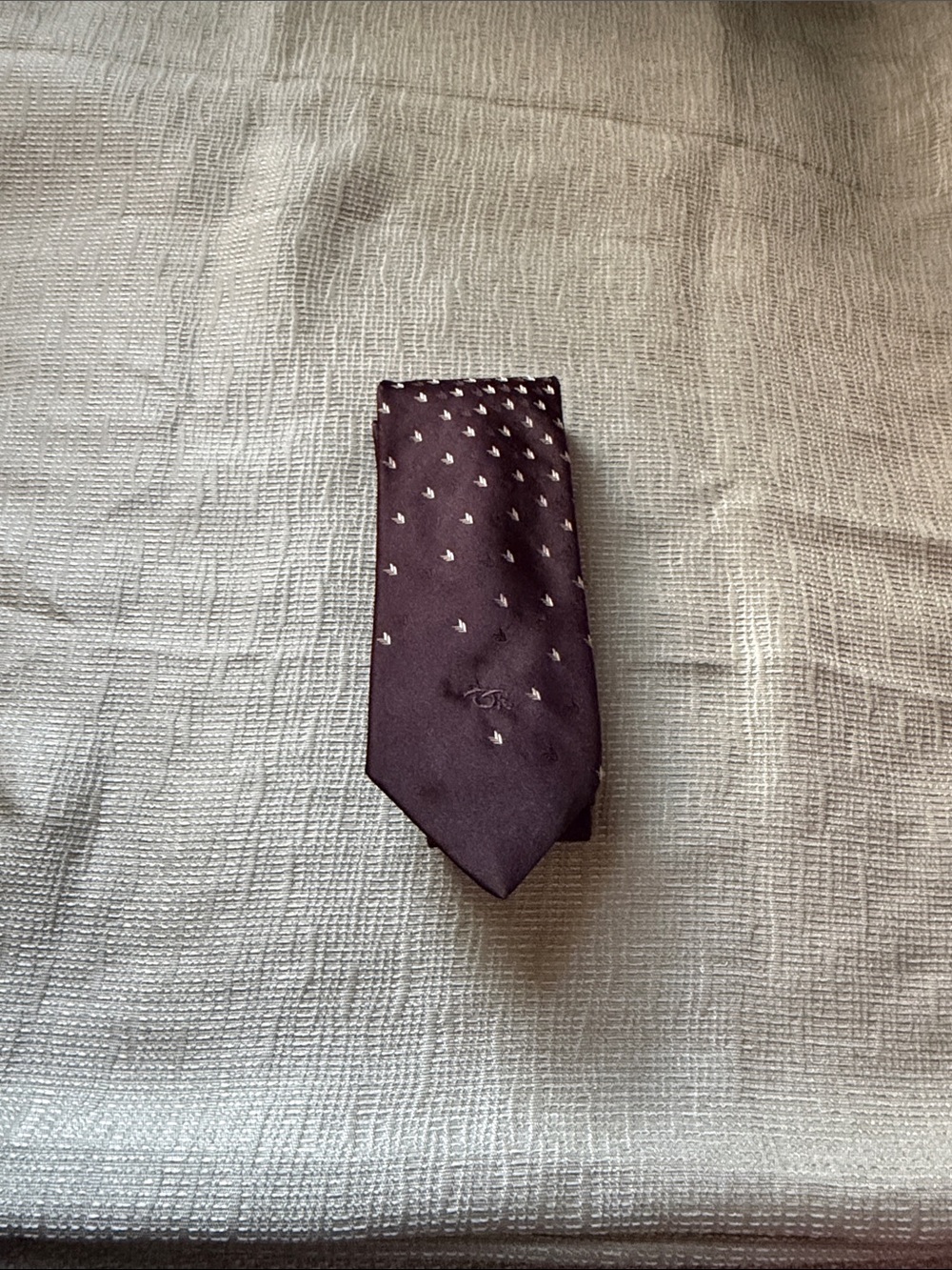 Oscar de la Renta Deep Burgundy Silk Tie with Light Dot Accents
